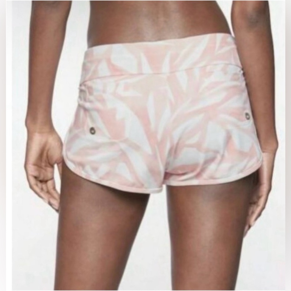 ATHLETA South Beach Kata Shorts Quartz Pink White UPF 50+ Sun Protection Pockets - Picture 3 of 9